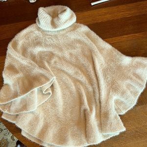 EUC- Off- white- super soft poncho sweater